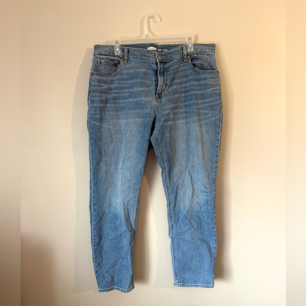 Old Navy Mid Rise Boyfriend Jeans - Size 14